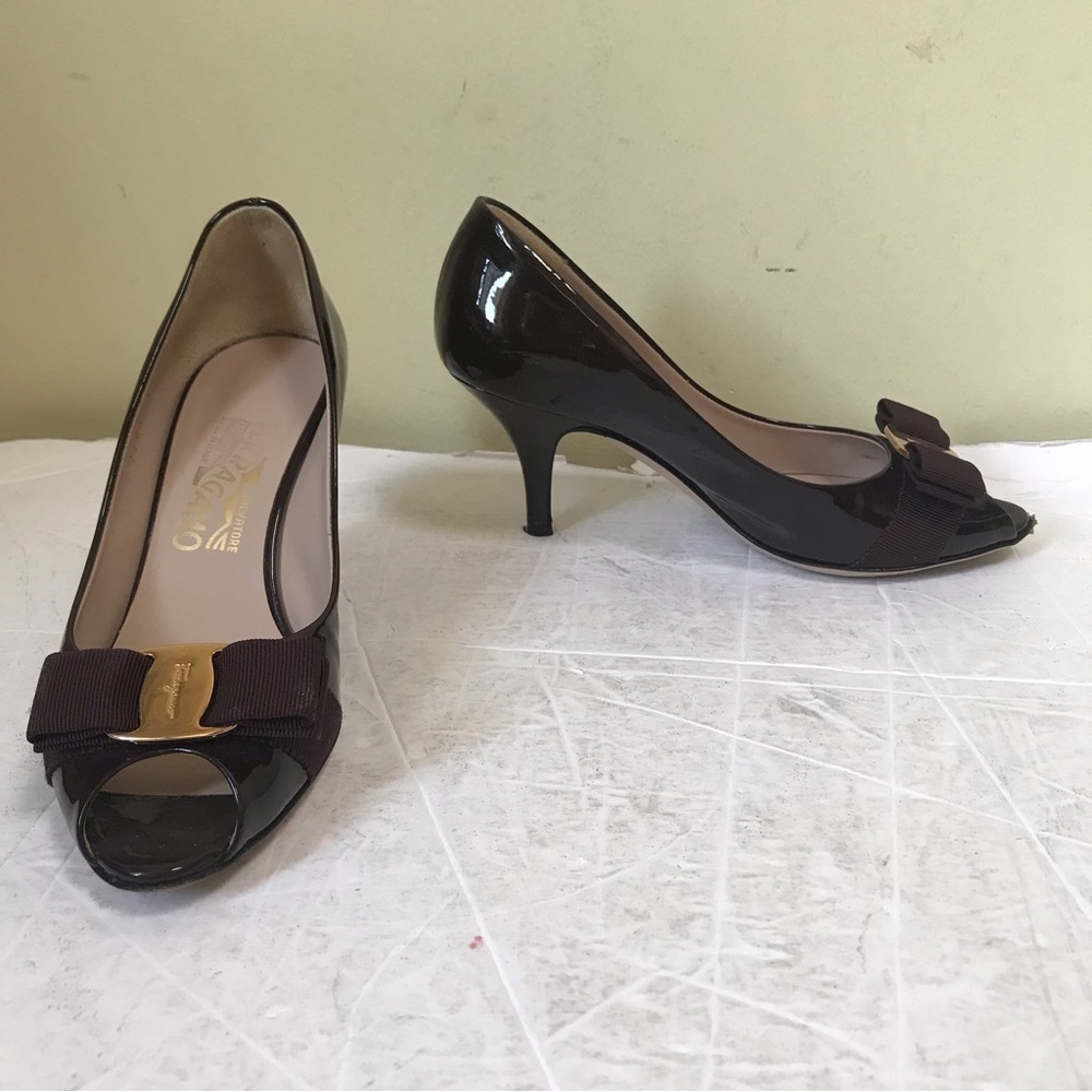 Salvatore Ferragamo Vara Open Peep Toe Pumps Bow Logo Patent Leather Shoes Heels